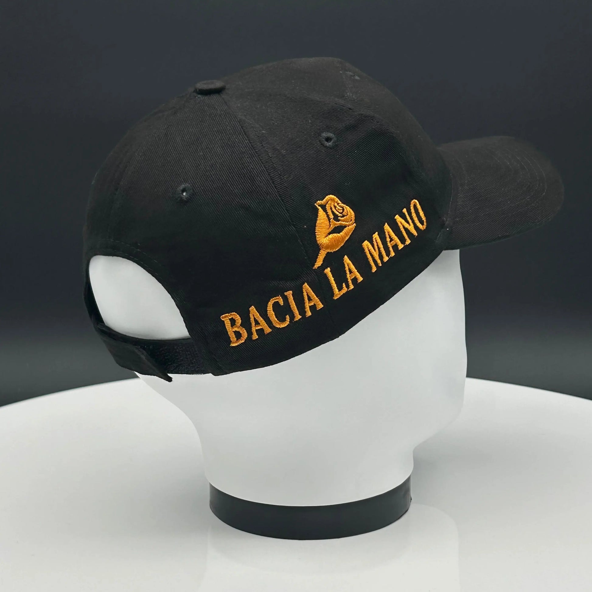 Casquettes "BACIA LA MANO" brodées OR BACIA LA MANO